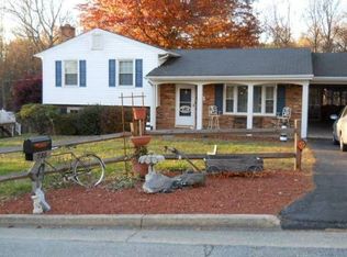 735 Bexhill Dr, Vinton, VA 24179