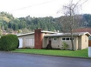 302 S Main St, Drain, OR 97435