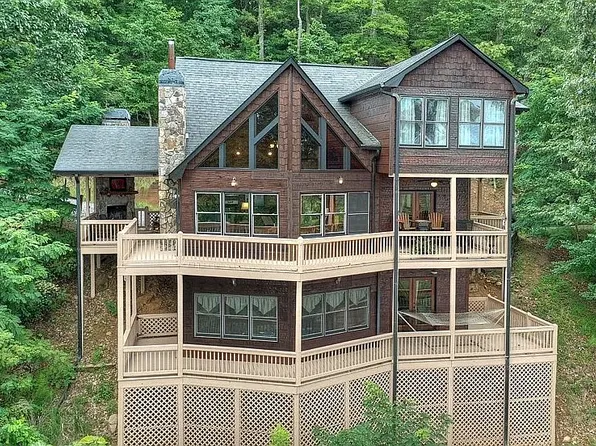 305 Enchanting Cir, Morganton, GA 30560