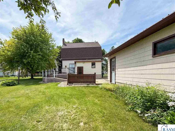 112 4th St S, Gaylord, MN 55334
