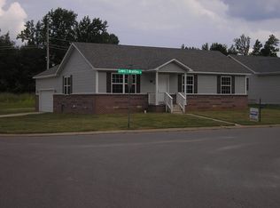 8 Lewis T Brantley Dr, Jackson, TN 38301