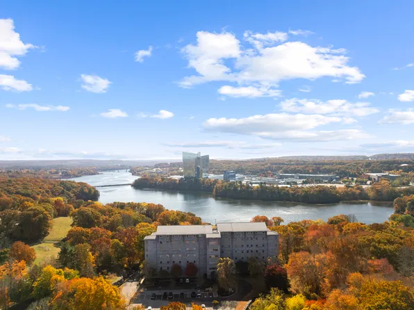 586 West Thames Street APT 605, Norwich, CT 06360