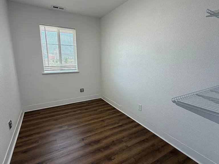 254 Denver St — Photo 13