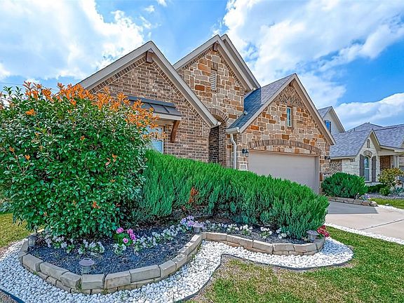 3rd image of 1722 Dominion Heights Ln