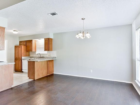 4th image of 5703 Cherrywood Ln