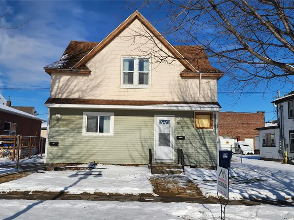 209 W 5th St, Vinton, IA 52349