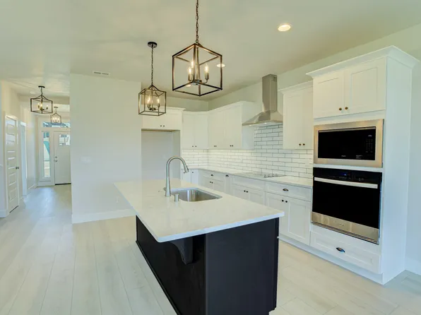 1087 N Grant Pl, Kennewick, WA 99336