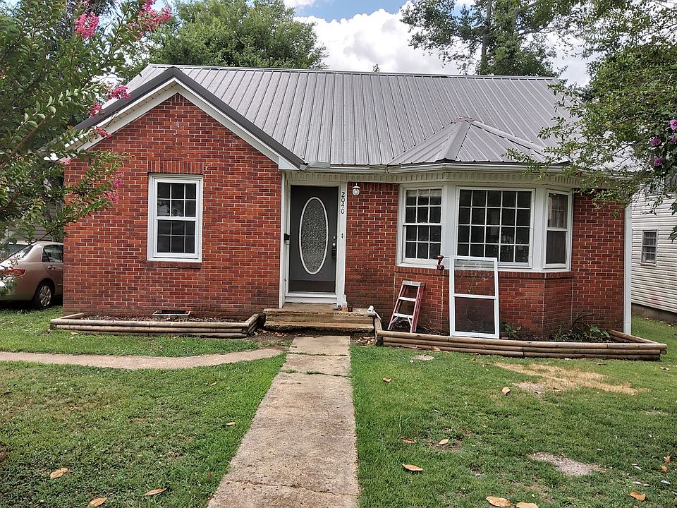 1st image of 2040 E College St