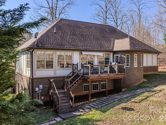 4th image of 3975 Plantation Dr