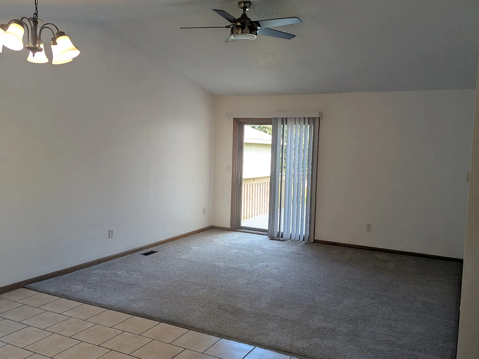 2 bed, 1100 sqft, $1,300 — Photo 4