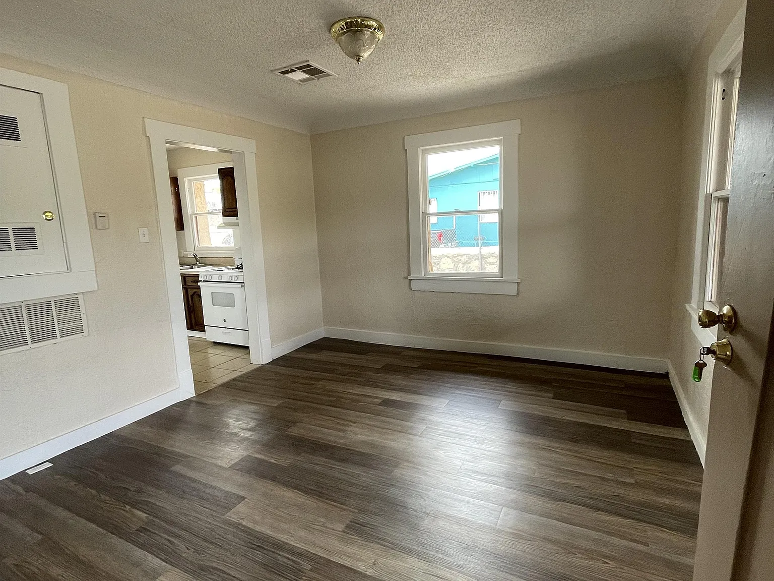 3522 Jackson - 1 — Photo 4