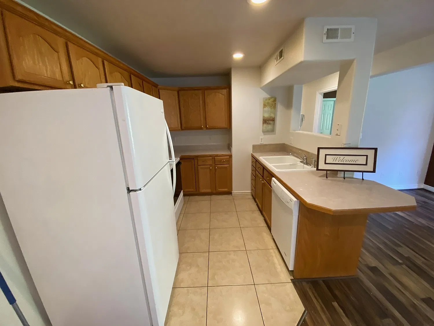 3 bed, 1080 sqft, $685 — Photo 4
