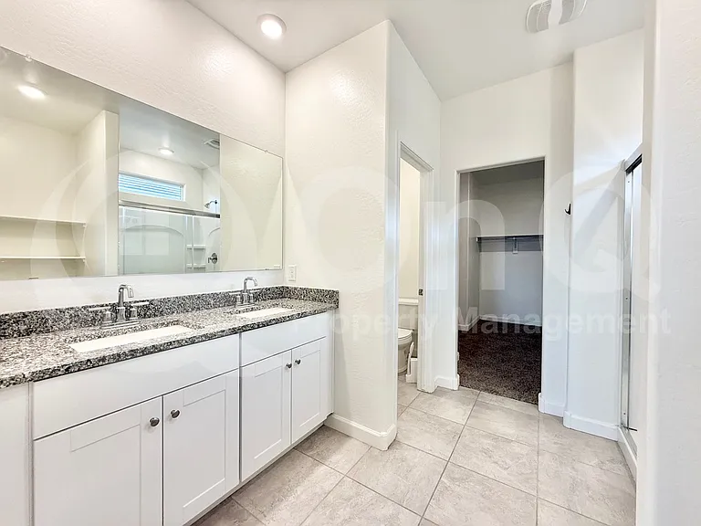 3246 W Sable Ave — Photo 18