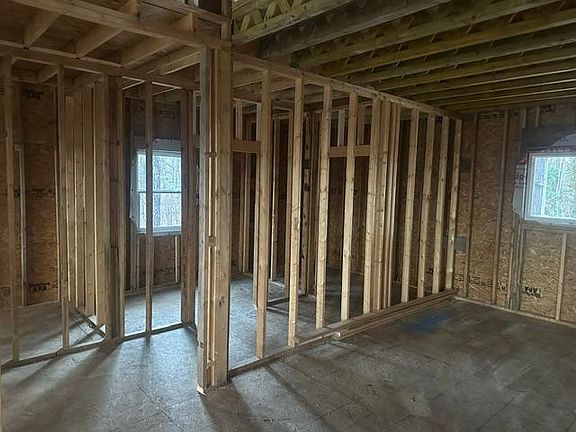 5th image of 300 Briar Valley Dr