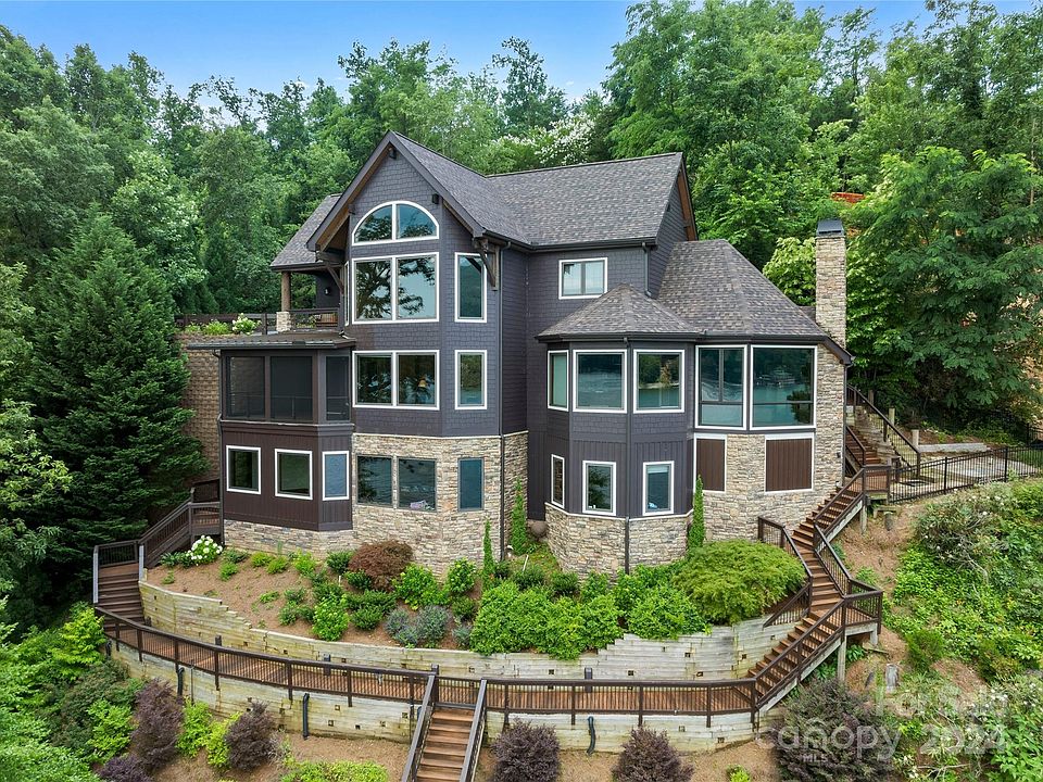 2nd image of 253 Hawthorne Dr