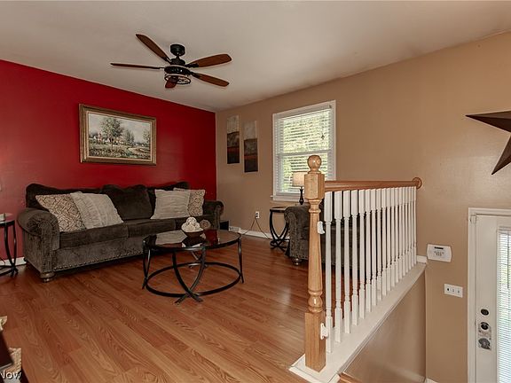 3rd image of 1856 Stirling Rd