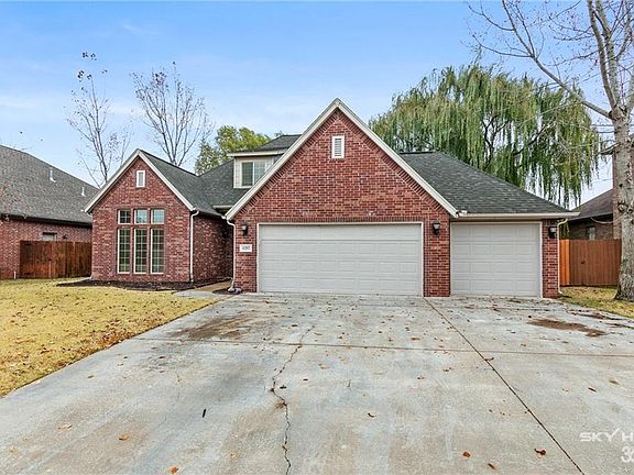 2nd image of 4207 SW Banbury Dr