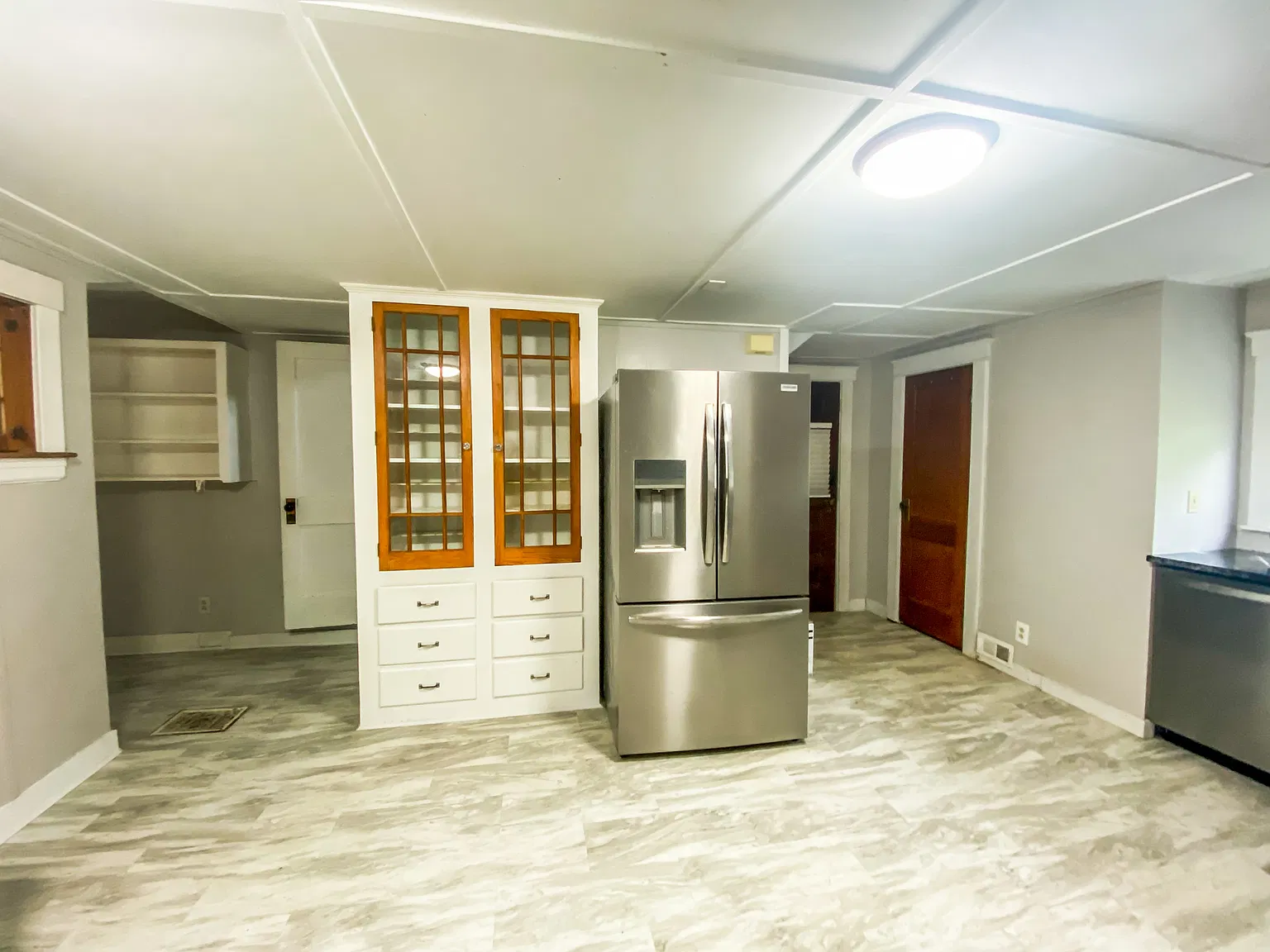 3 bed, $2,300 — Photo 4
