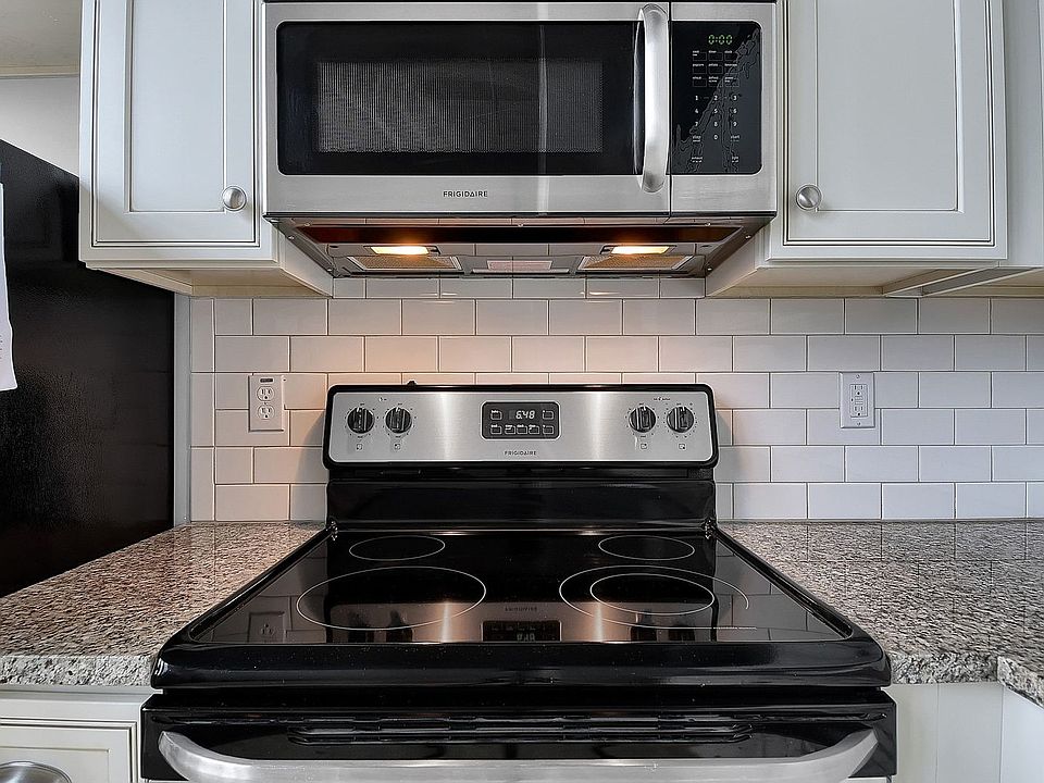1st image of 1615 Hampton Ave #20
