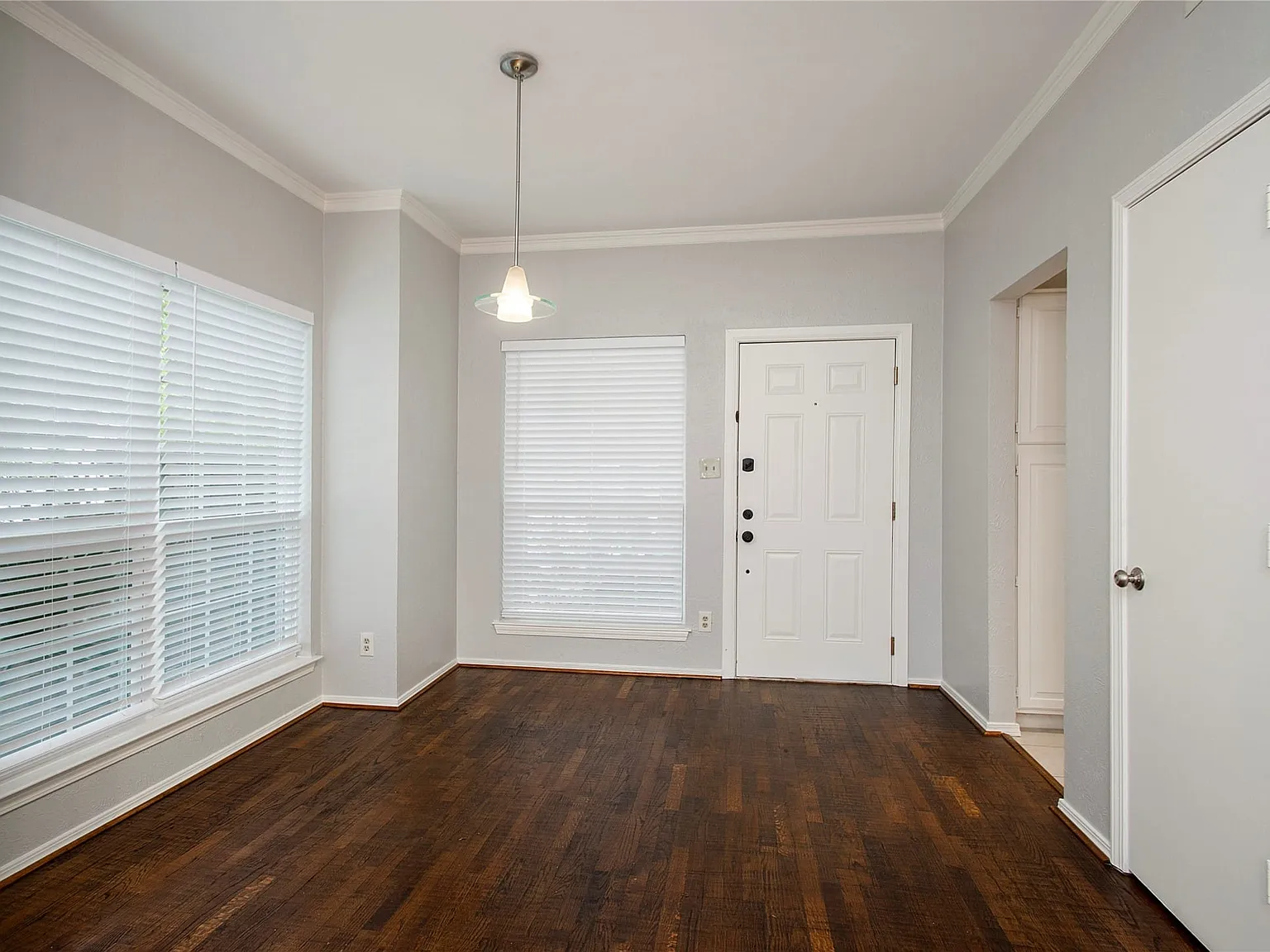 1 bed, 1.0 bath, 738 sqft, $1,495 — Photo 3
