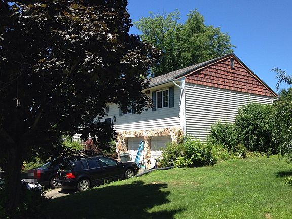 3rd image of 38 Oslo Dr