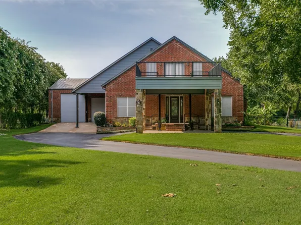 1290 Fox Ln, Burleson, TX 76028