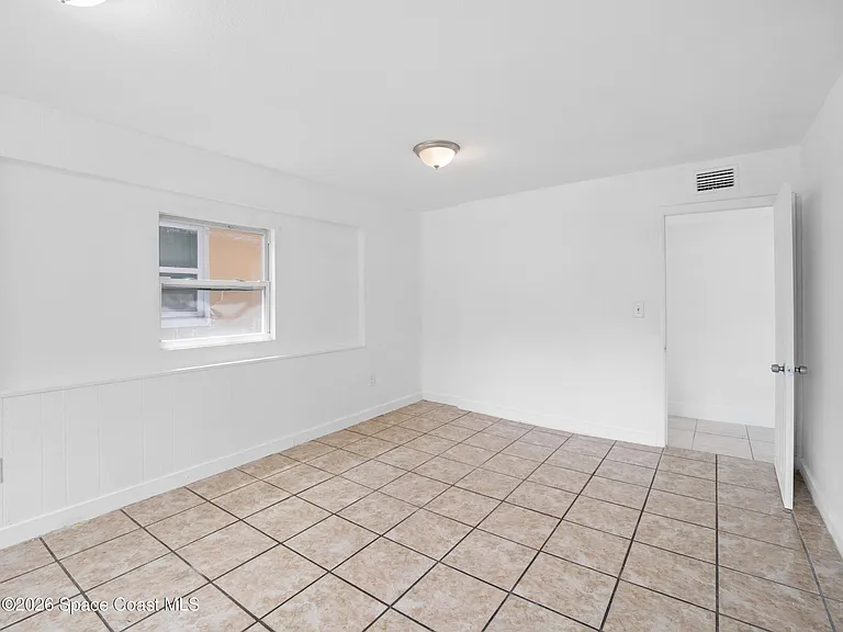 87 NW Irwin Ave — Photo 15