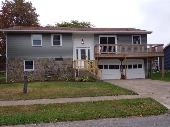 1029 Lawrence Ct, Girard, PA 16417
