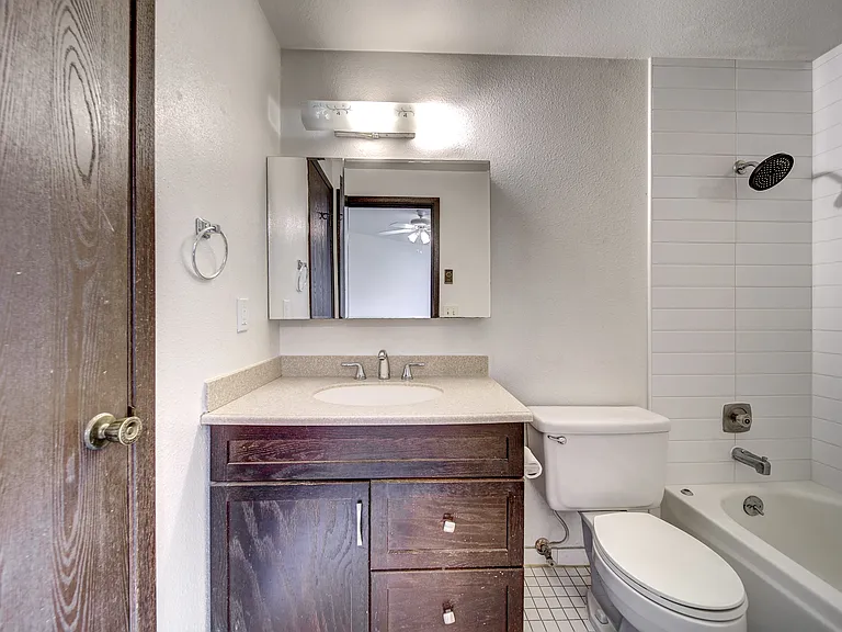 821 W Resseguie St #1 — Photo 11