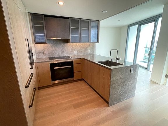 3rd image of 1000 Auahi St #2506