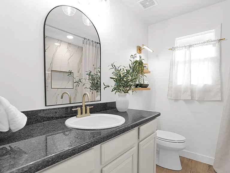 1233 E Campus Dr — Photo 30