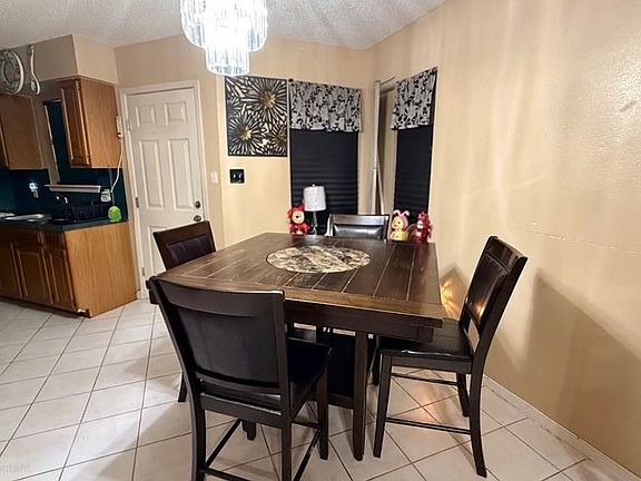 3rd image of 3149 Canterbury Ct