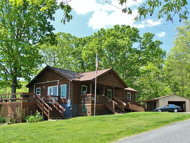 1st image of 317 Oak Hammock Cir