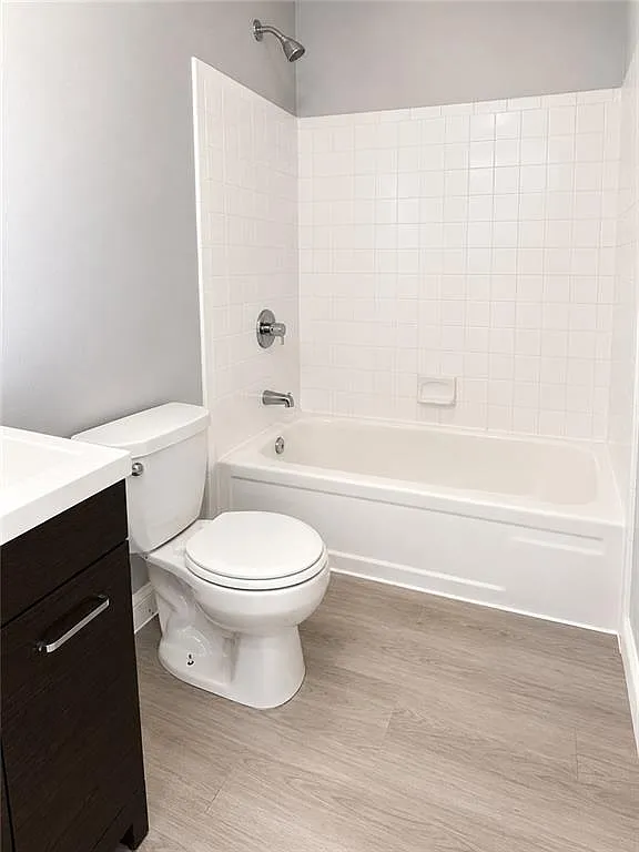 2 bed, 800 sqft, $1,250 — Photo 2