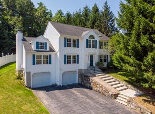 11 Wintergreen Dr, Merrimack, NH 03054