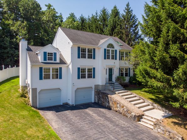11 Wintergreen Dr