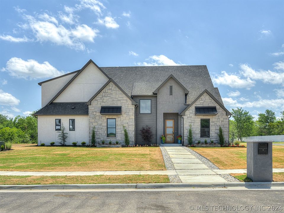 1st image of 303 N 82nd Ct