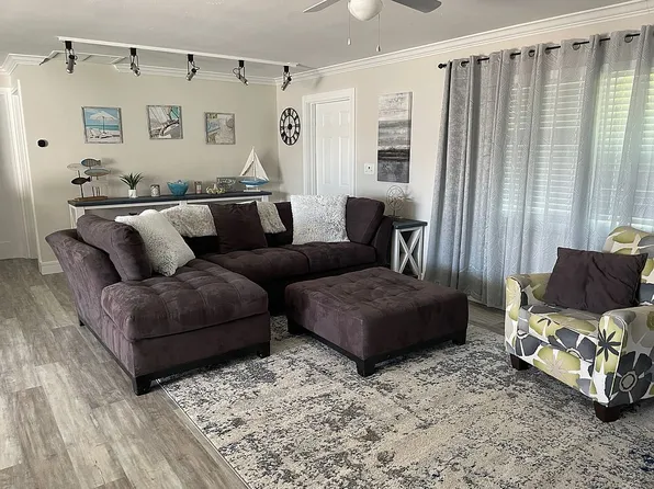 1128 SE 31st Ter, Cape Coral, FL 33904