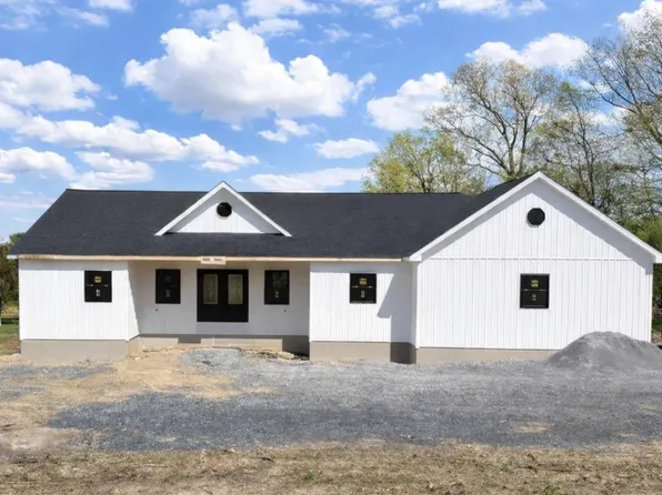 51 Holly Estates Dr, Gardners, PA 17324