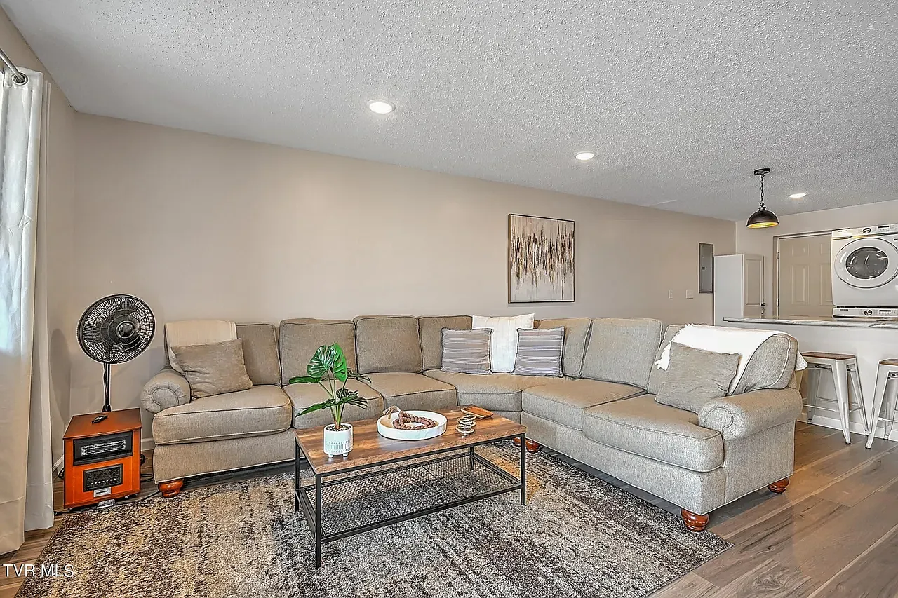 155 Lancaster St — Photo 3