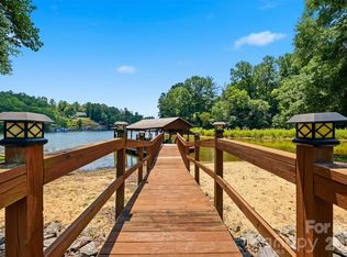 495 Windsor Dr, Taylorsville, NC 28681