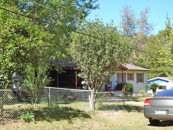 2nd image of 1936 Gloria Dr