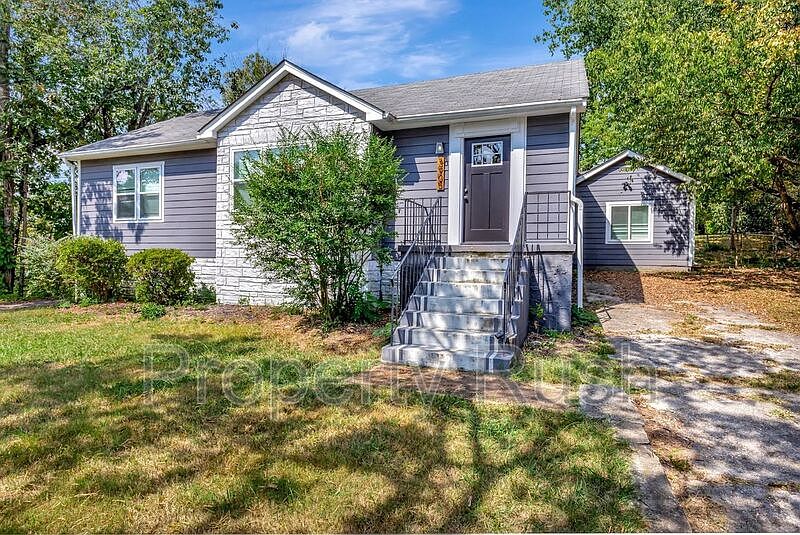 1st image of 3905 Knollwood Dr