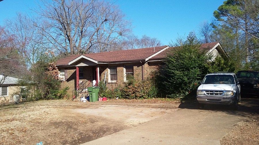 2nd image of 3104 Pulaski Pike NW