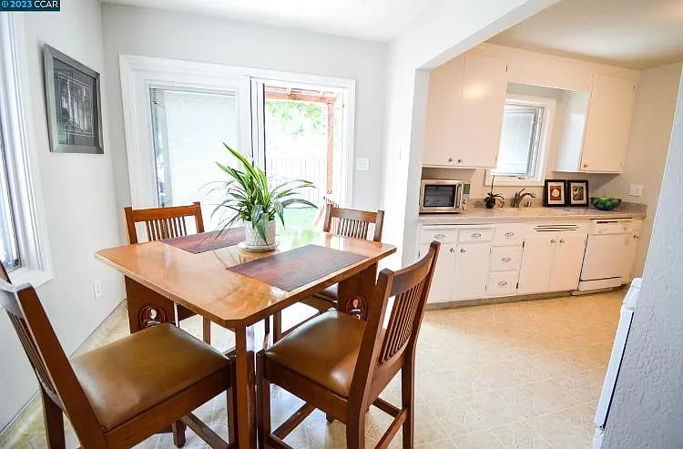2057 Hoover Ave — Photo 10