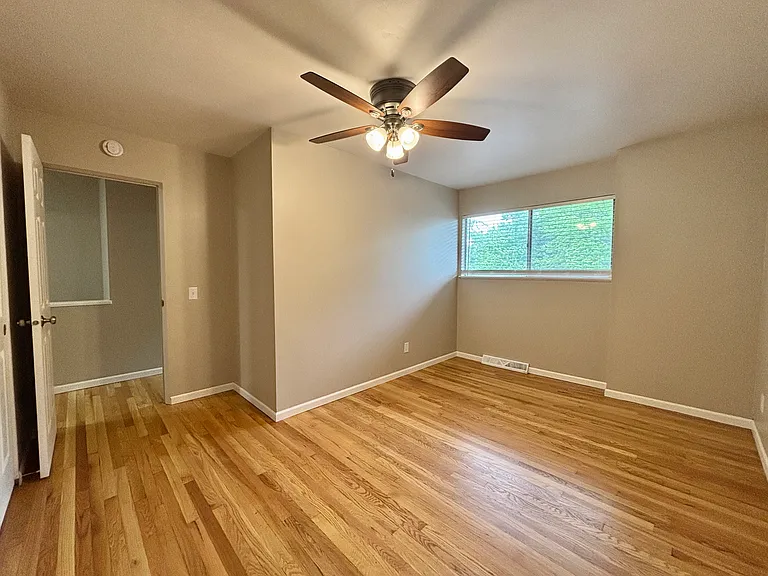 1105 Catalpa Cir — Photo 23