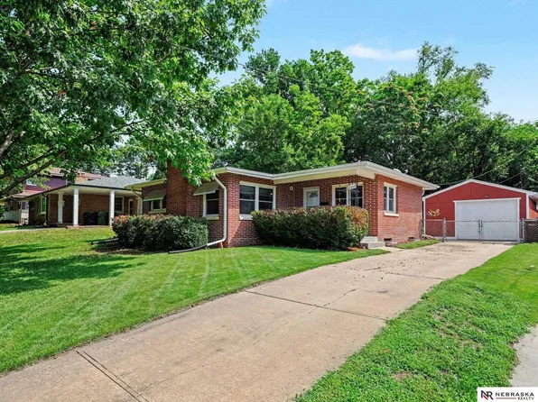 2009 Calhoun St, Bellevue, NE 68005