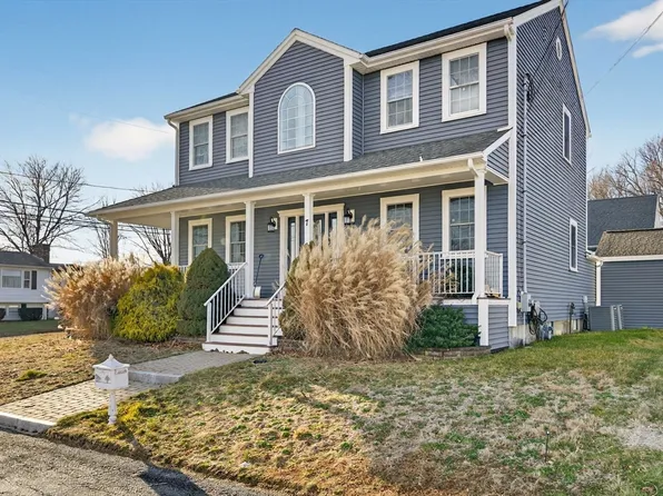 7 Bradley Ave, Somerset, MA 02725