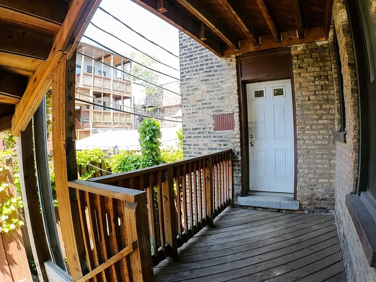 W Cornelia Ave — Photo 13