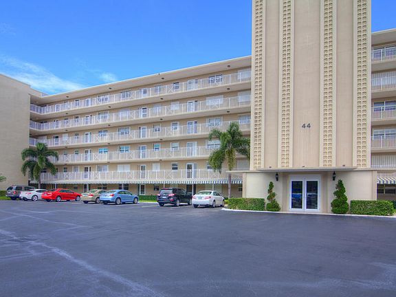 3rd image of 36 Yacht Club Dr APT 203